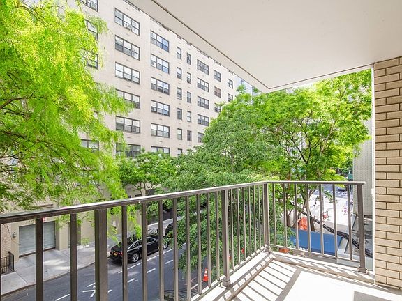 4th image of 401 E 89th St APT 3N