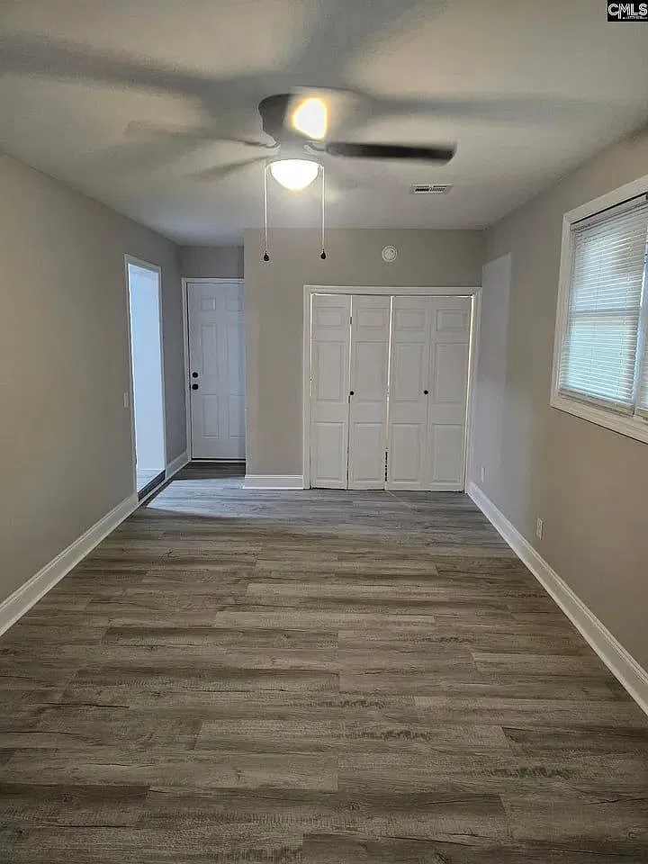 3 bed, 3.0 bath, 1251 sqft, $1,425 — Photo 2