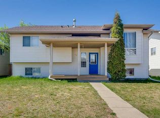 68 E Herder Dr, Sylvan Lake, AB T4S1X8
