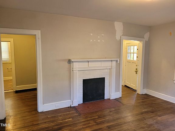 3rd image of 2607 Vineyard St