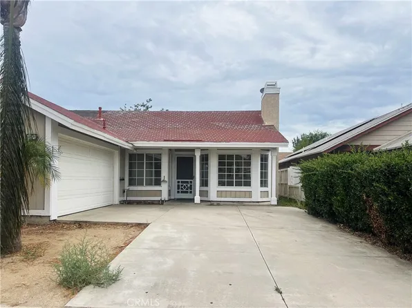 196 Sunny Halo Ct, Perris, CA 92571
