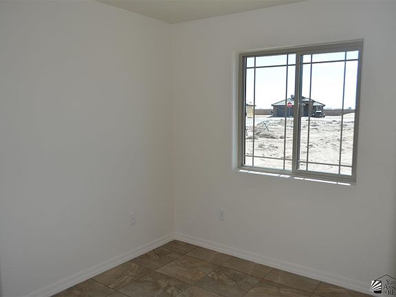 3rd image of 4015 E San Gabriel St