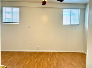 916 N Screenland Dr, Burbank, CA 91505
