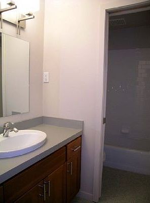 5th image of 351 Oakhill Ave APT 302
