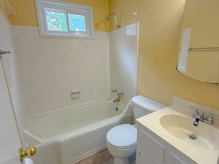 833 Daniels St #A — Photo 11