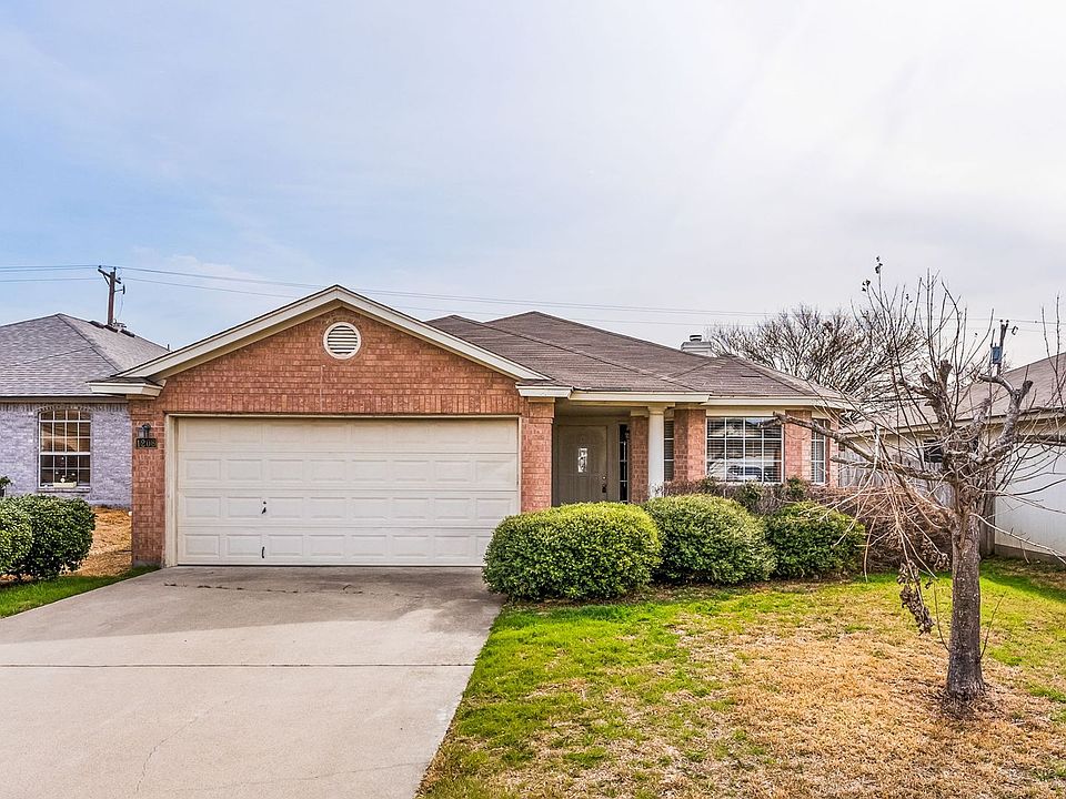 1st image of 1208 Saddle Dr
