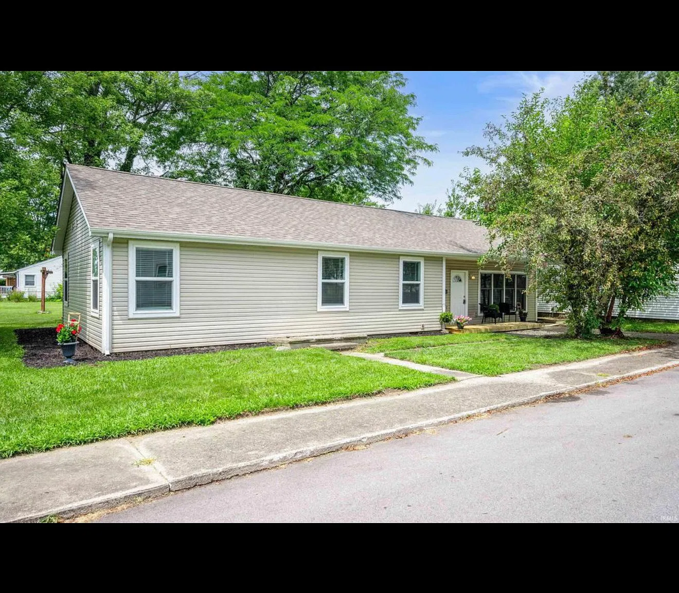 3 bed, 1550 sqft, $1,500 — Photo 1