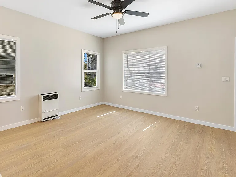 1237 E 1st St #1 — Photo 7