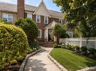6334 83rd Pl, Middle Village, NY 11379