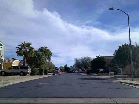 Exterior Neighborhood (street photo)