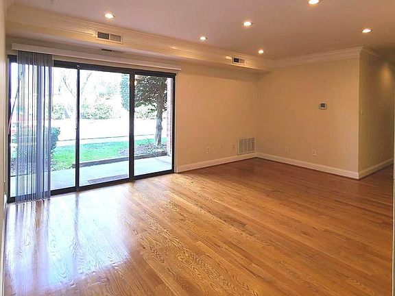 3rd image of 10723 West Dr APT 101