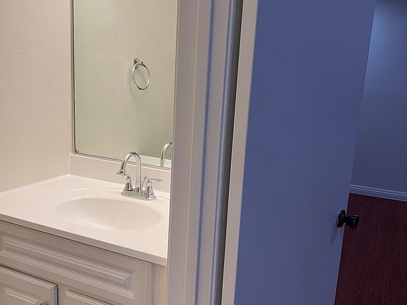 4th image of 1244 Stanley Ave #7