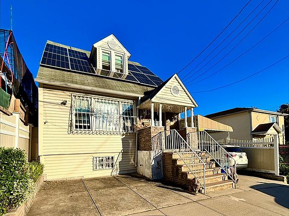 3rd image of 3614 Paulding Avenue