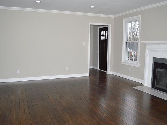 4th image of 7000 Mayfield Ave