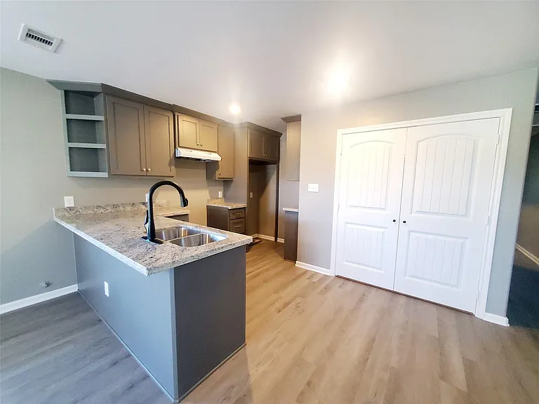 2203 N Winfree St #B — Photo 6
