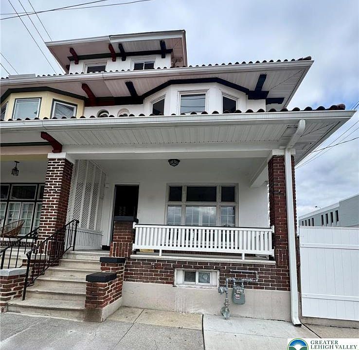 1st image of 21 N Jefferson St
