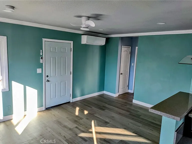 720 W 47th St — Photo 3