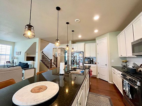 4th image of 776 Sundance Ln