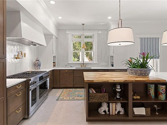 3rd image of 50 Frederica Oaks Ln