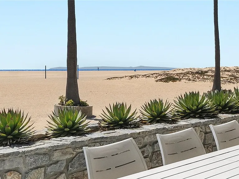 800 W Oceanfront — Photo 8
