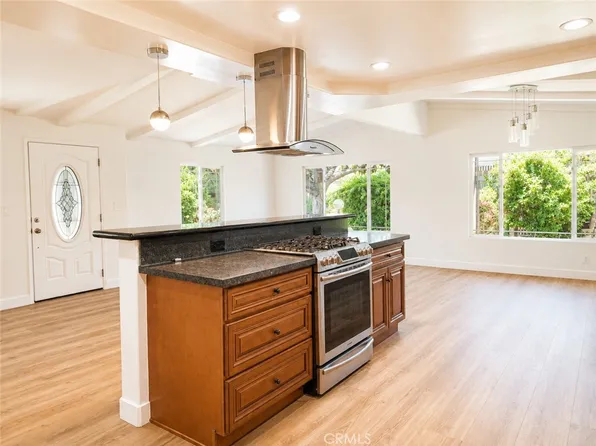 215 Lakepark Dr, Placentia, CA 92870
