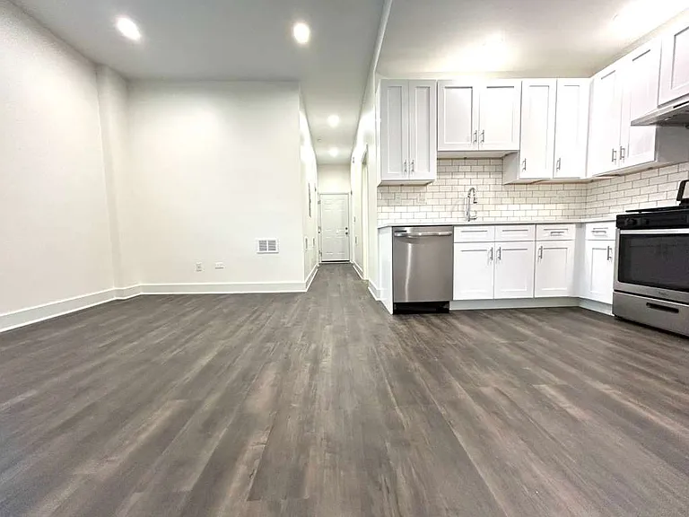 3809 S Lowe Ave #2R — Photo 6