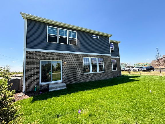 3rd image of 2263 Fountain Ln