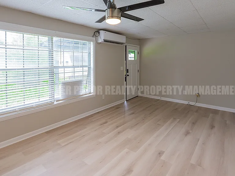 136 Hickey Cir #A — Photo 8
