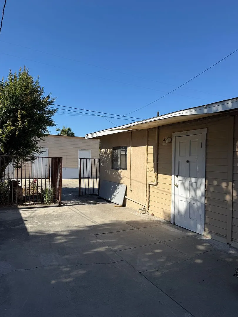 10031 Larson Ave — Photo 3
