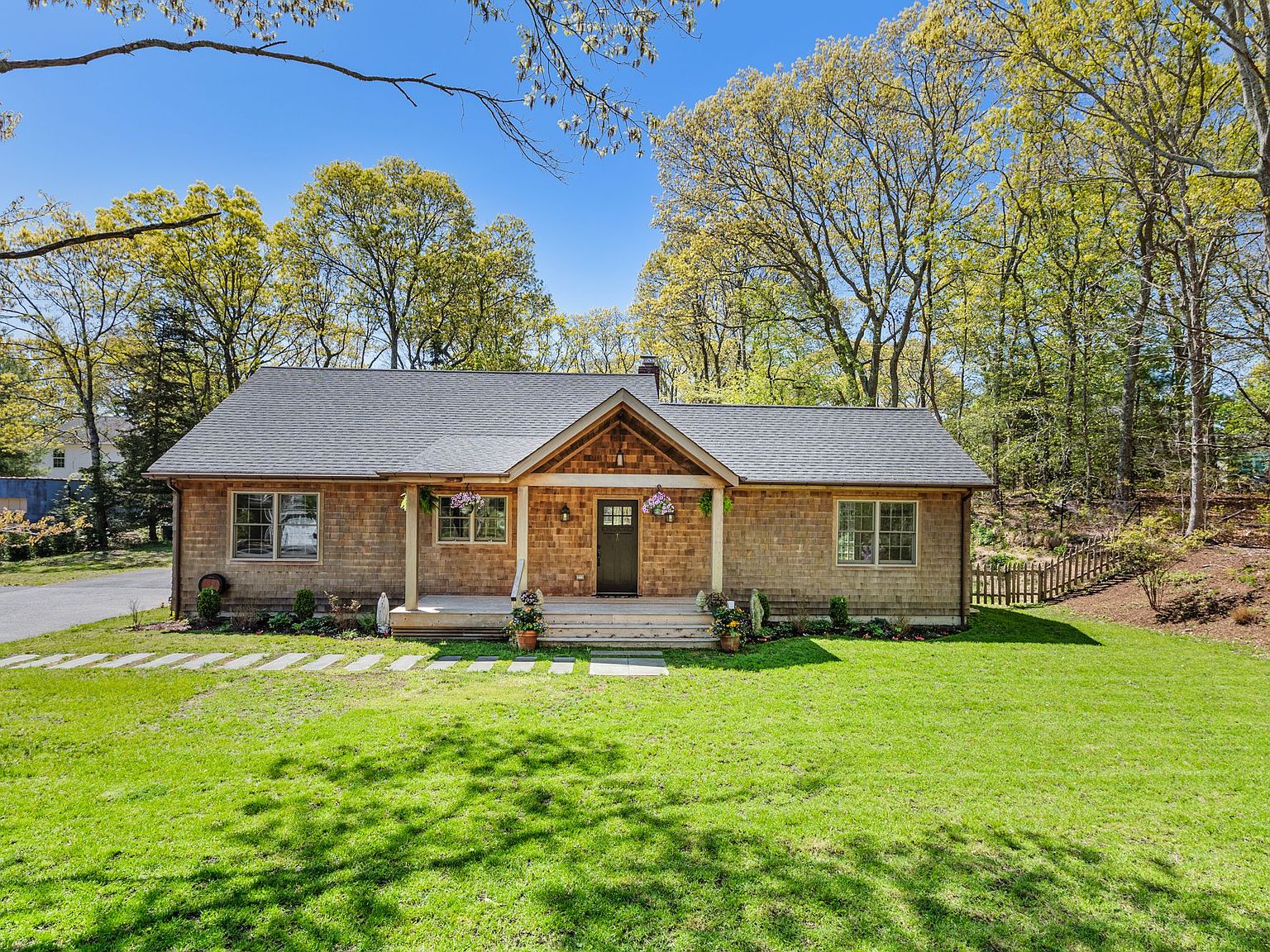 10 The Pkwy, Southampton, NY 11968 Zillow