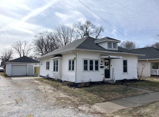 938 Matthews St, Clinton, IN 47842