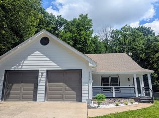 5209 Countryside Ln, Blue Springs, MO 64015
