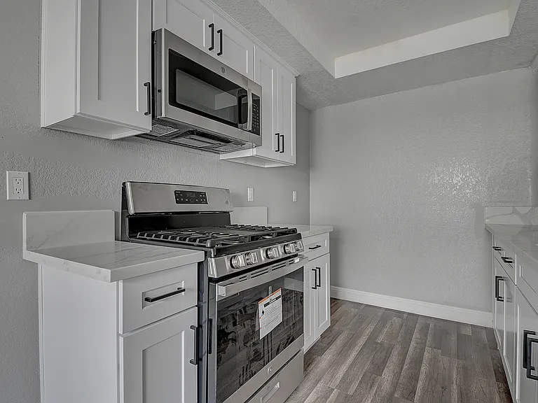 13615 Cerise Avenue — Photo 13