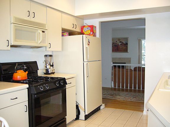 4th image of 546 W Parkside Dr #3A1