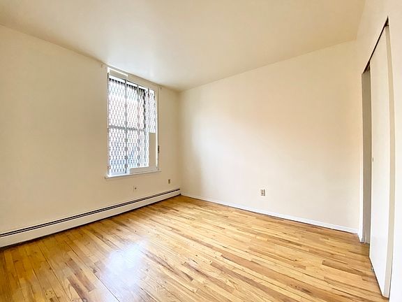 4th image of 306 W 112th St #Cc2