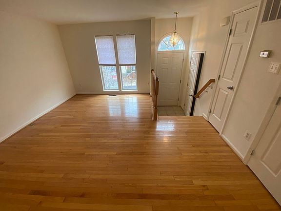 3rd image of 13537 Hayworth Dr
