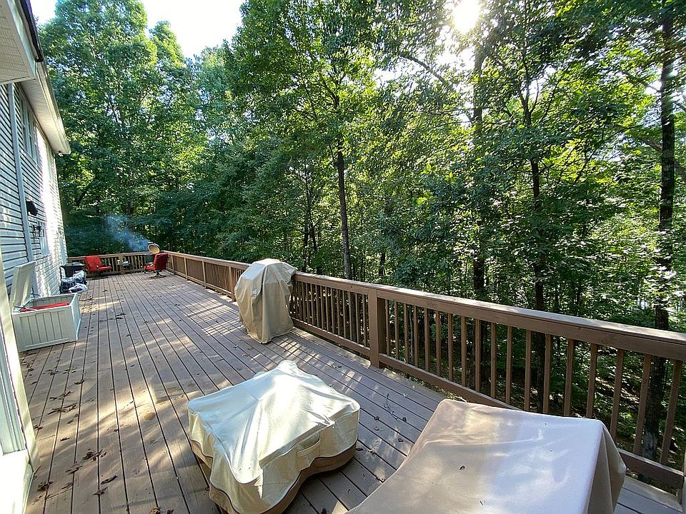 2nd image of 102 Stratford Pl