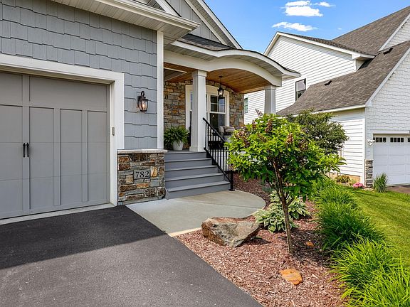 2nd image of 782 Summerbrooke Ct