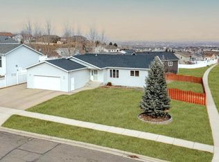 812 23rd St SE, Mandan, ND 58554