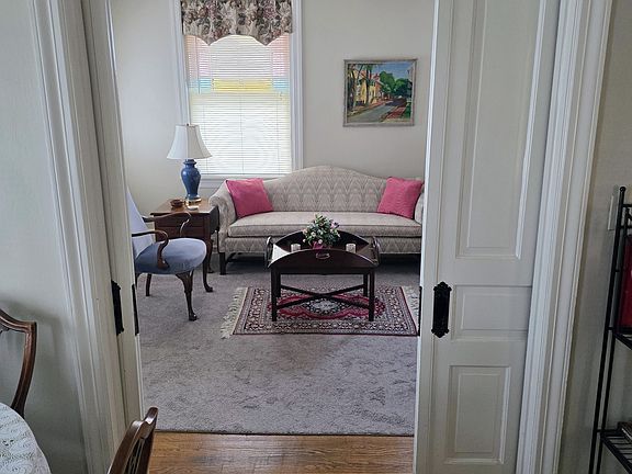 4th image of 600 Delaware St #1
