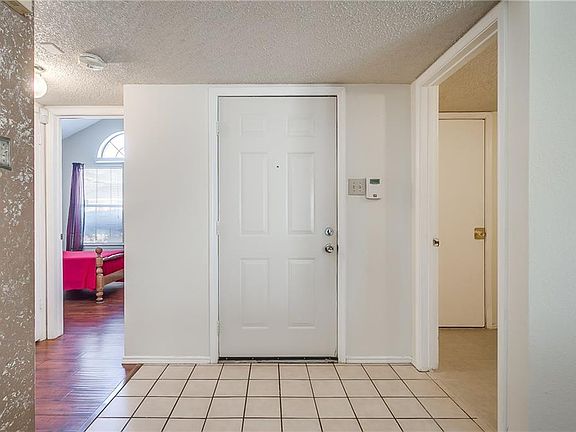 4th image of 903 Turner Ct