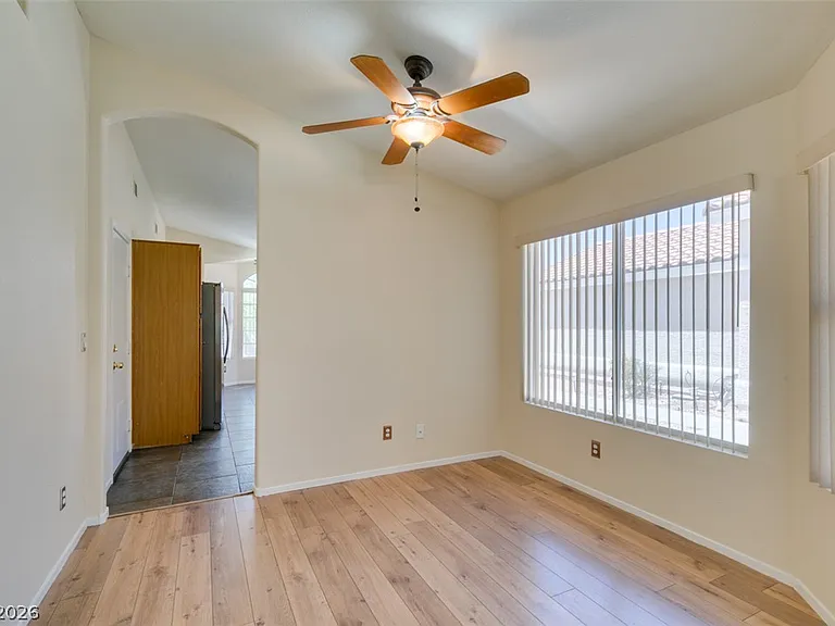 8168 W Gilmore Ave — Photo 11
