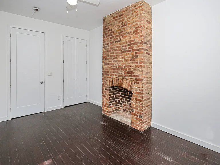 221 Howard Ave #1R — Photo 10
