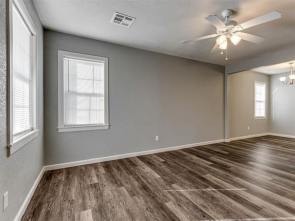 4th image of 517 E Kerr Dr