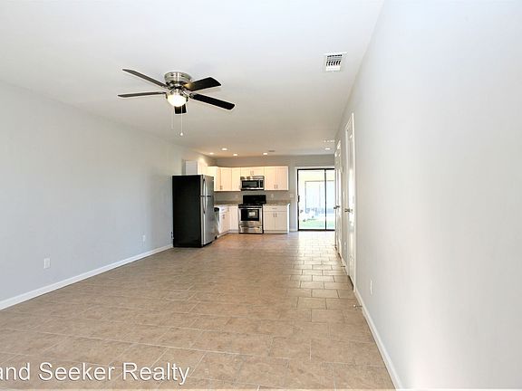 3rd image of 6121 Harvey St