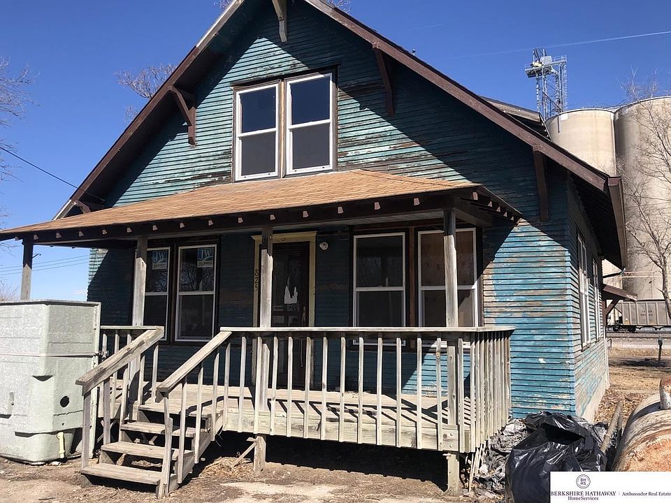 1st image of 825 Scott Ave