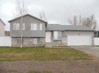 4244 S Midland Dr, Roy, UT 84067