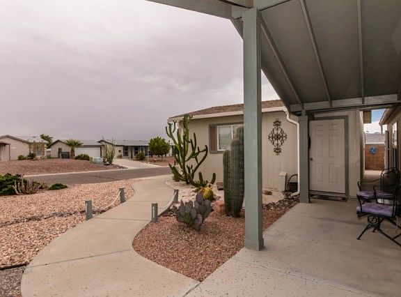 3rd image of 2655 E Davida Ave