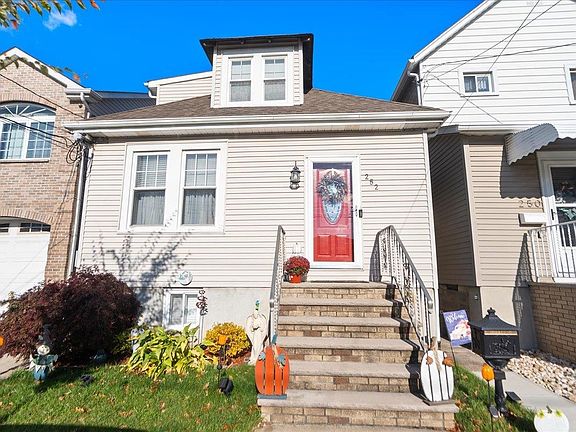 2nd image of 252 Grace Ave