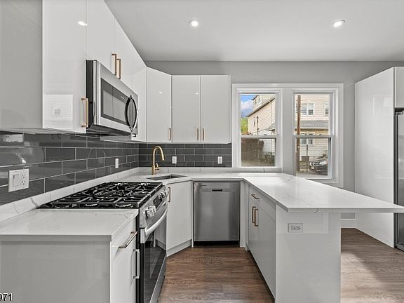 2nd image of 59 Locust Ave #1R